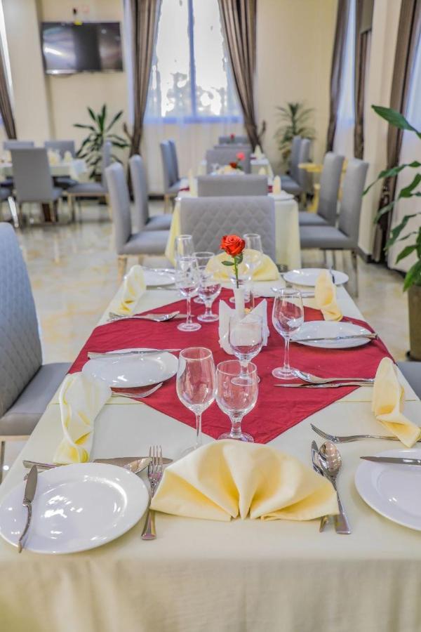 Roseau Hotel And Spa Gonder ภายนอก รูปภาพ