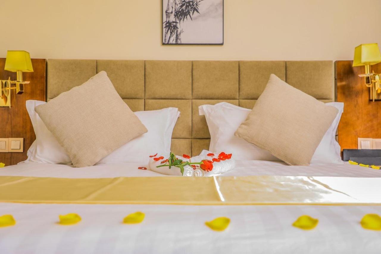Roseau Hotel And Spa Gonder ภายนอก รูปภาพ