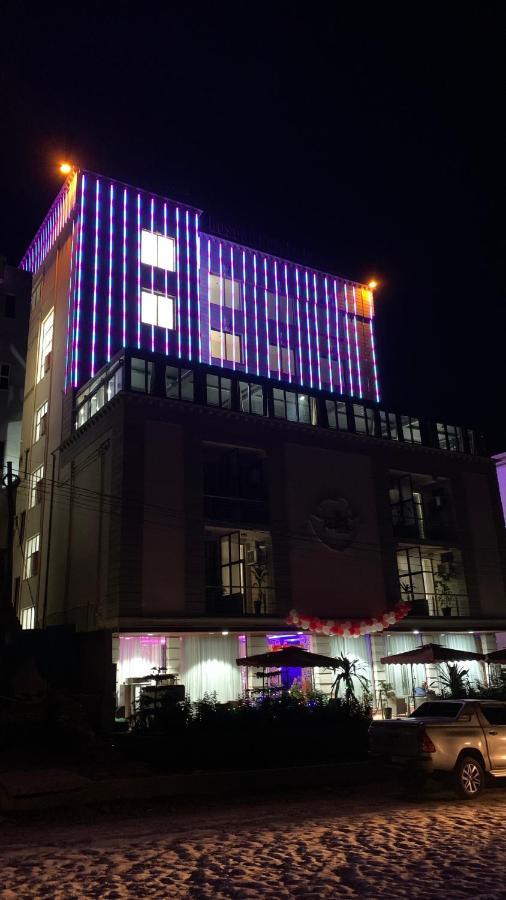 Roseau Hotel And Spa Gonder ภายนอก รูปภาพ
